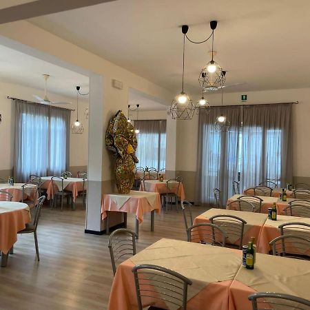 Hotel Vera تْشيزيناتيكو المظهر الخارجي الصورة
