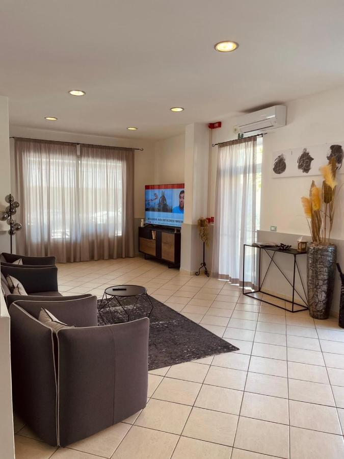 Hotel Vera تْشيزيناتيكو المظهر الخارجي الصورة